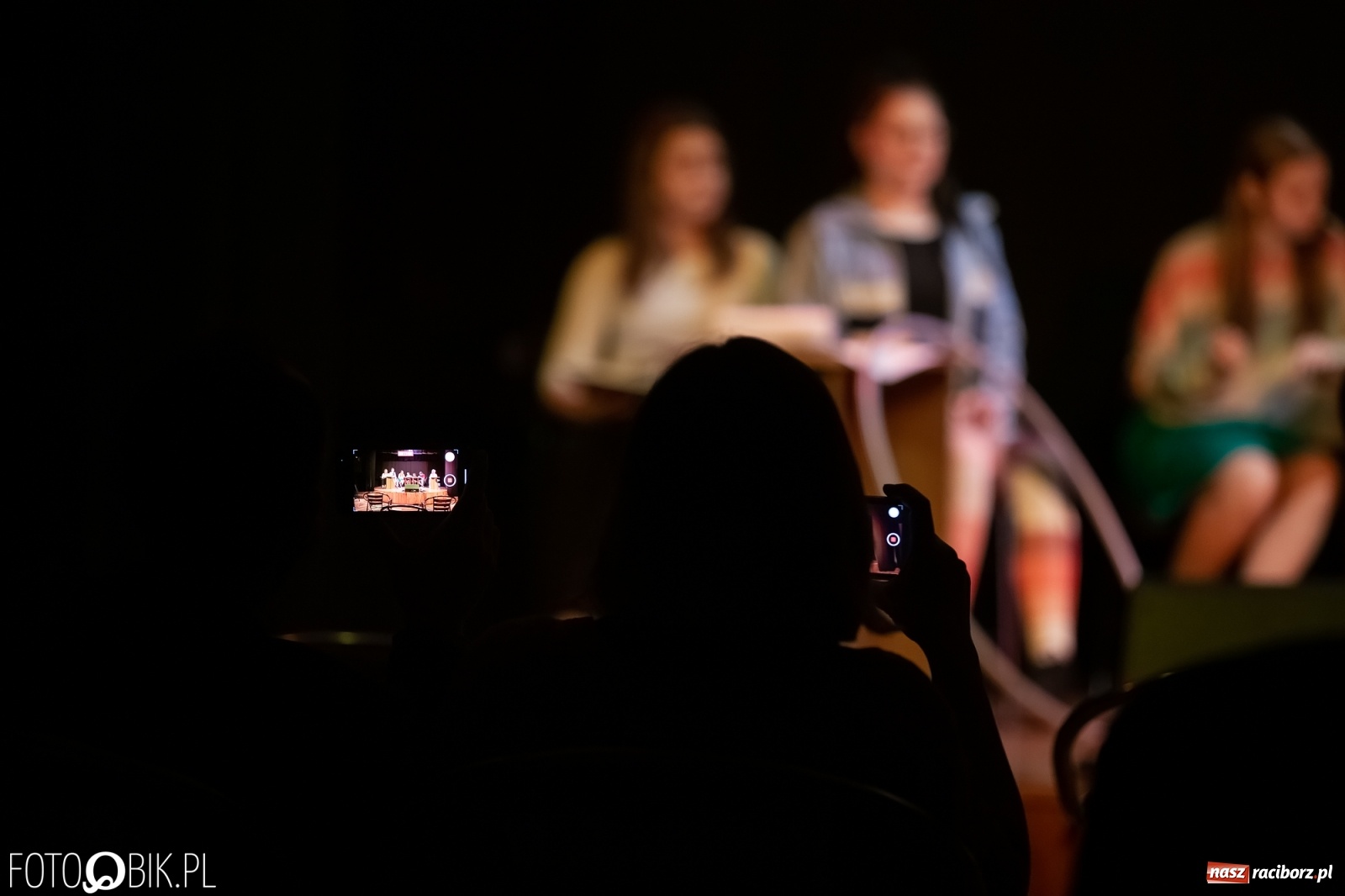 Zdjęcie w galerii na portalu naszraciborz.pl: Kolejna premiera spektaklu grupy teatralnej Irrealis wiadomości z regionu