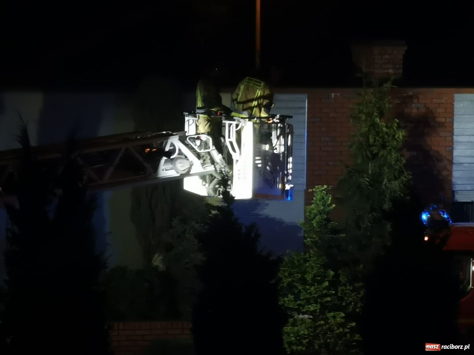 Zdjęcie w galerii na portalu naszraciborz.pl: Zalane piwnice i pożary sadzy. Weekend raciborskich strażaków wiadomości z regionu