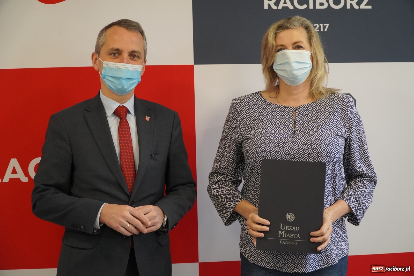 Zdjęcie w galerii na portalu naszraciborz.pl: Pływacy i lekkoatleci z nagrodą prezydenta wiadomości z regionu