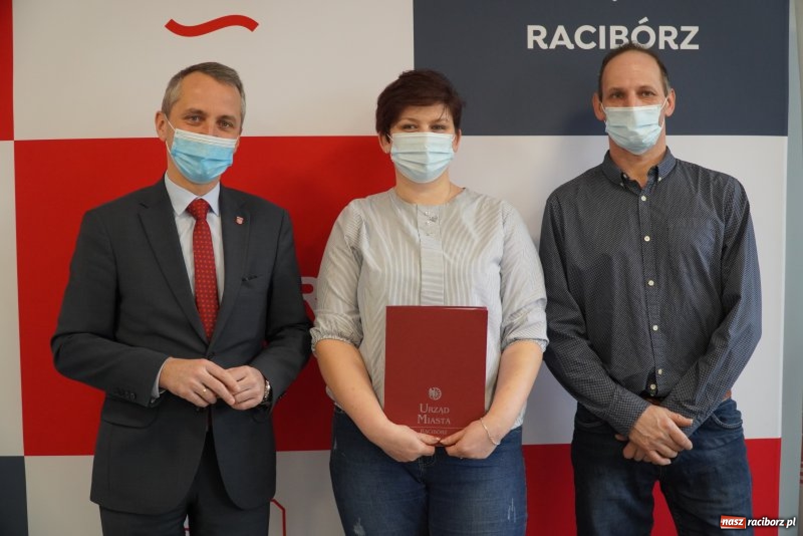 Zdjęcie w galerii na portalu naszraciborz.pl: Pływacy i lekkoatleci z nagrodą prezydenta wiadomości z regionu