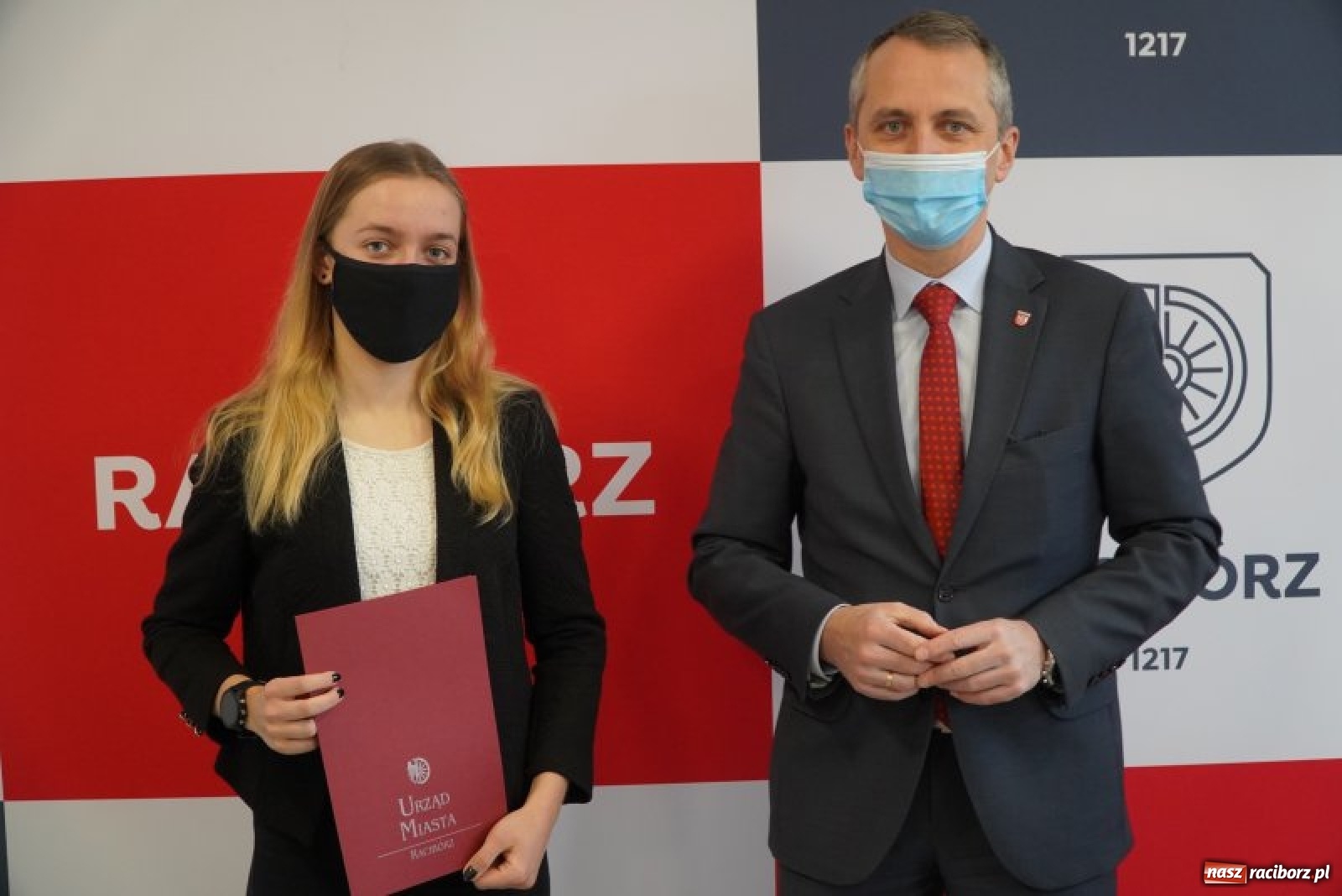 Zdjęcie w galerii na portalu naszraciborz.pl: Pływacy i lekkoatleci z nagrodą prezydenta wiadomości z regionu