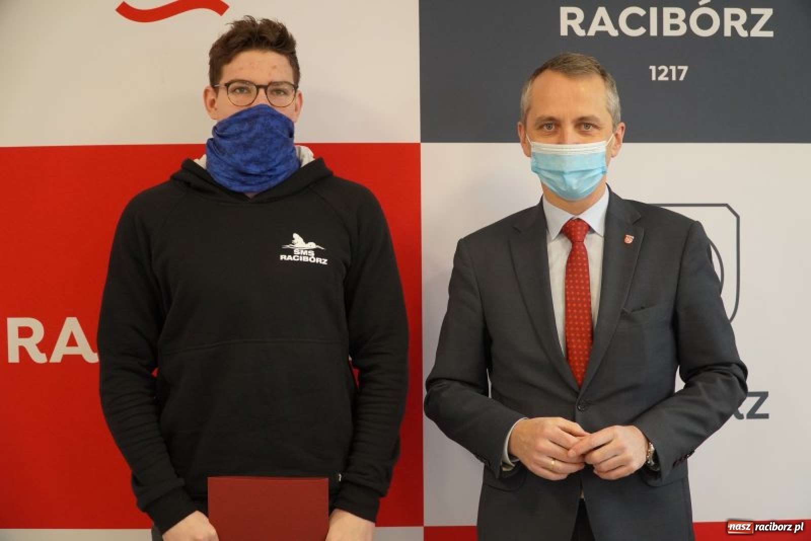 Zdjęcie w galerii na portalu naszraciborz.pl: Pływacy i lekkoatleci z nagrodą prezydenta wiadomości z regionu