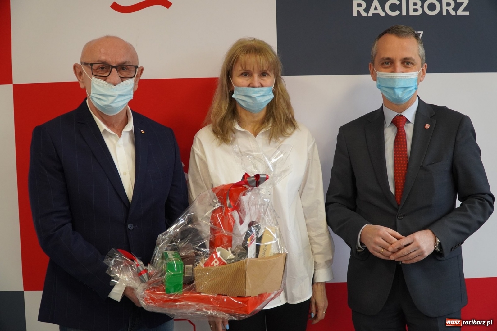 Zdjęcie w galerii na portalu naszraciborz.pl: Pływacy i lekkoatleci z nagrodą prezydenta wiadomości z regionu