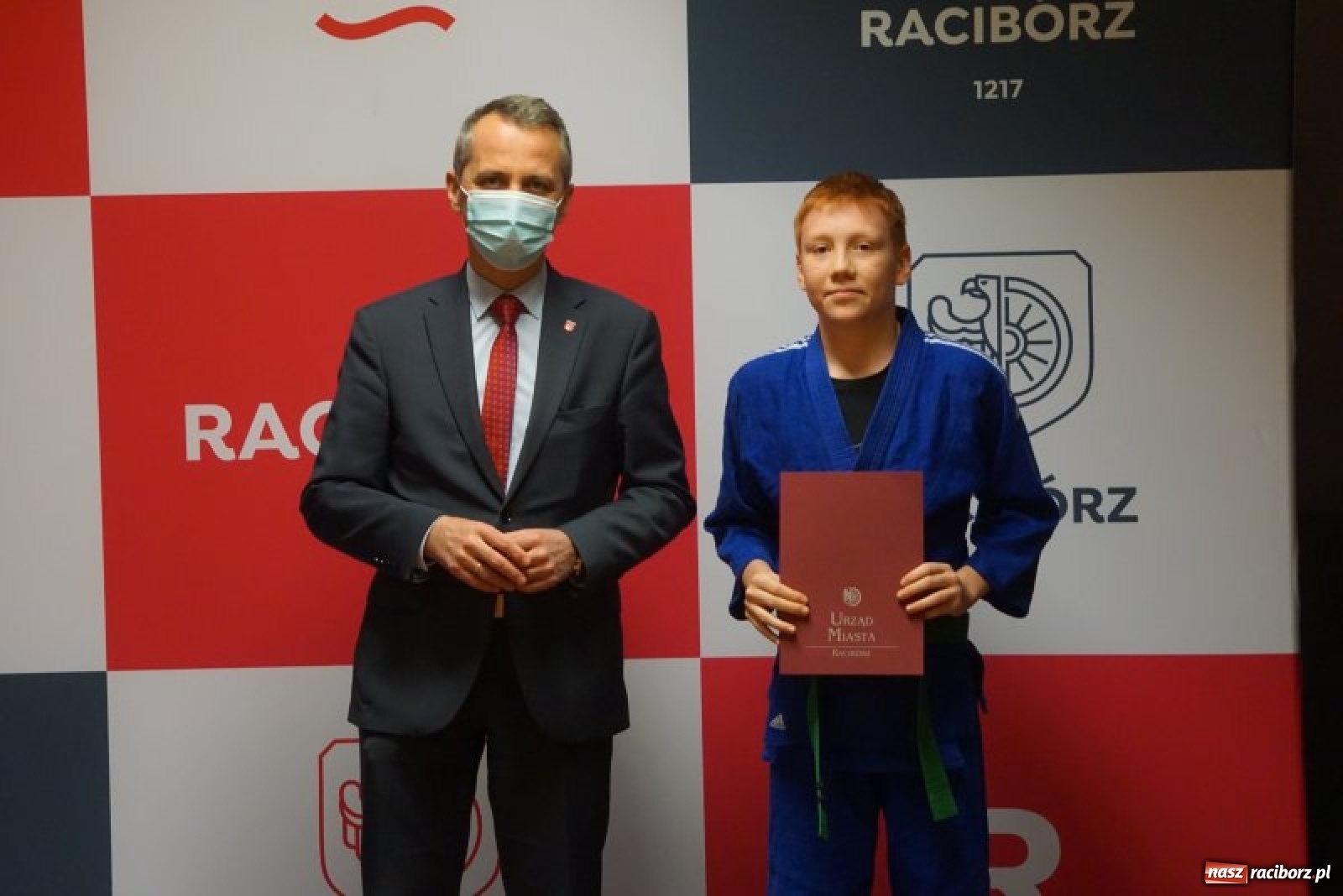 Zdjęcie w galerii na portalu naszraciborz.pl: Łamatorzy z nagrodami prezydenta wiadomości z regionu