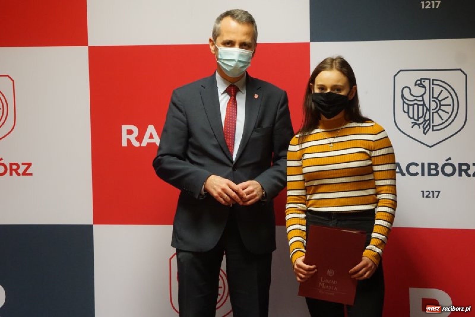 Zdjęcie w galerii na portalu naszraciborz.pl: Łamatorzy z nagrodami prezydenta wiadomości z regionu