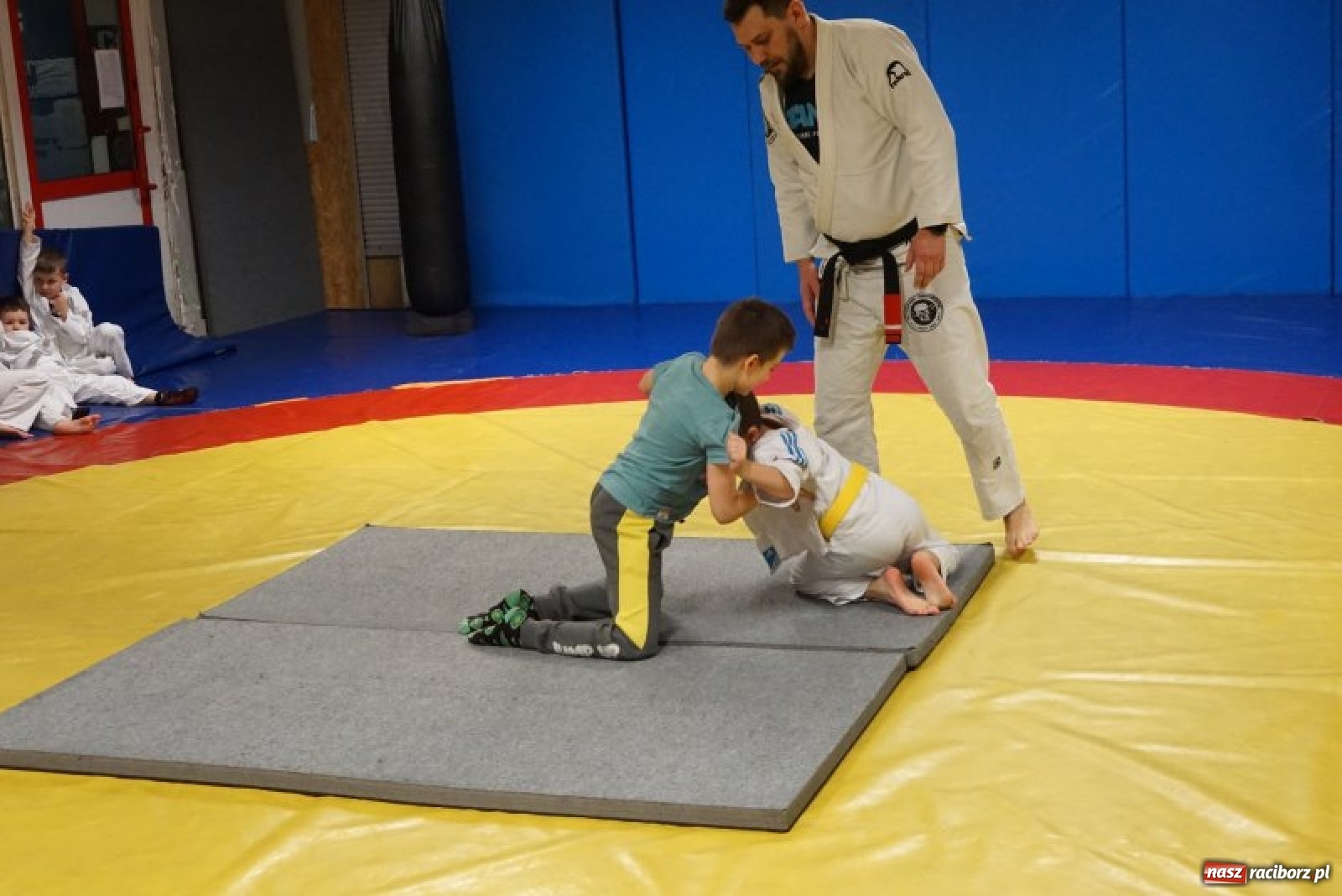 Zdjęcie w galerii na portalu naszraciborz.pl: Łamatorzy z nagrodami prezydenta wiadomości z regionu