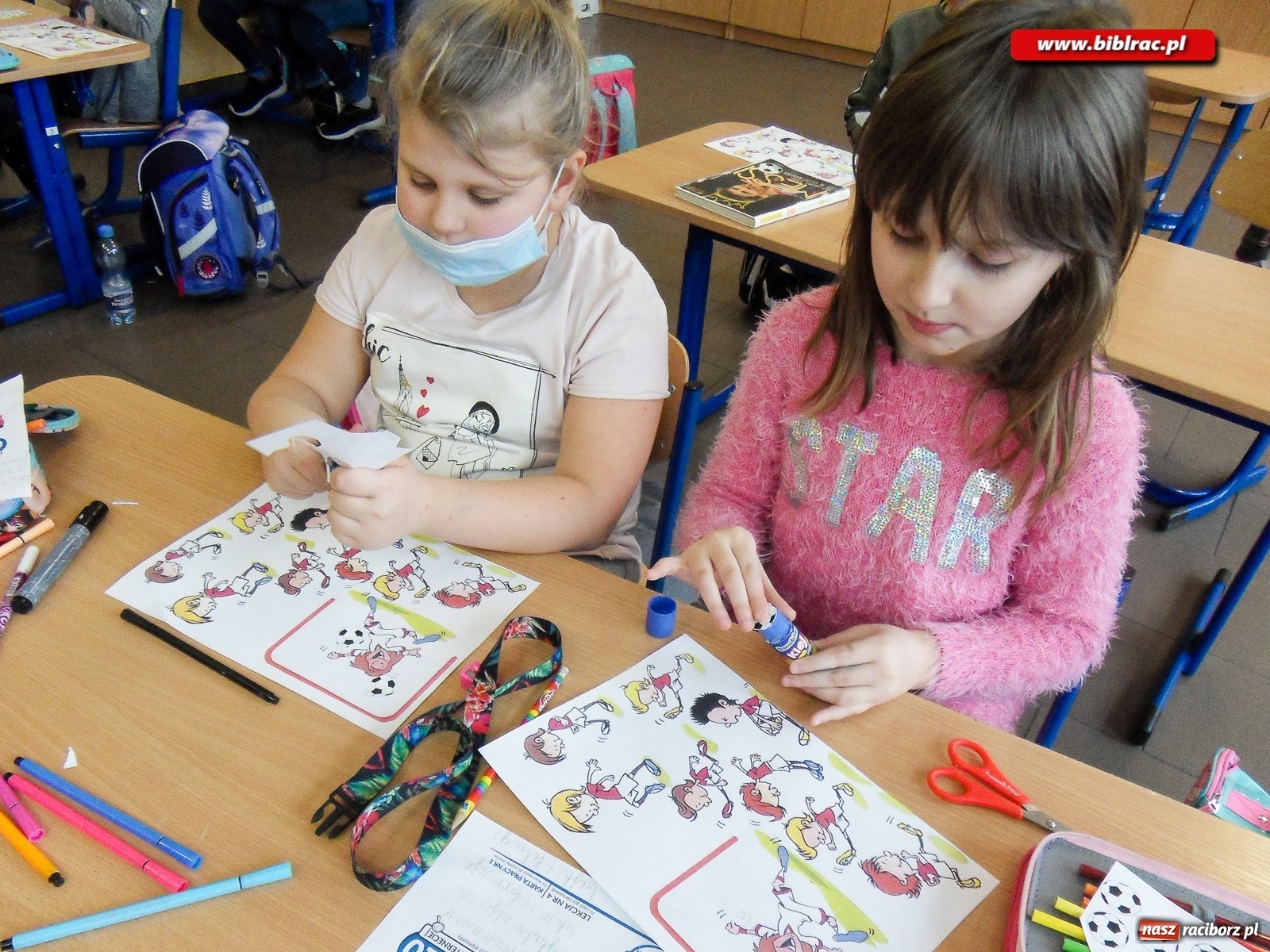Zdjęcie w galerii na portalu naszraciborz.pl: Czytam sobie. Pierwsza klasa! Akcja czytelnicza w bibliotece w Markowicach wiadomości z regionu