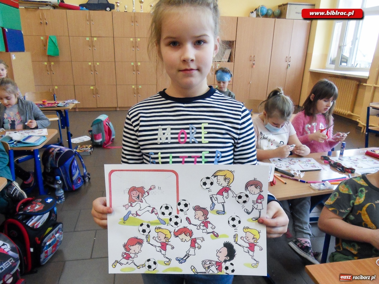 Zdjęcie w galerii na portalu naszraciborz.pl: Czytam sobie. Pierwsza klasa! Akcja czytelnicza w bibliotece w Markowicach wiadomości z regionu