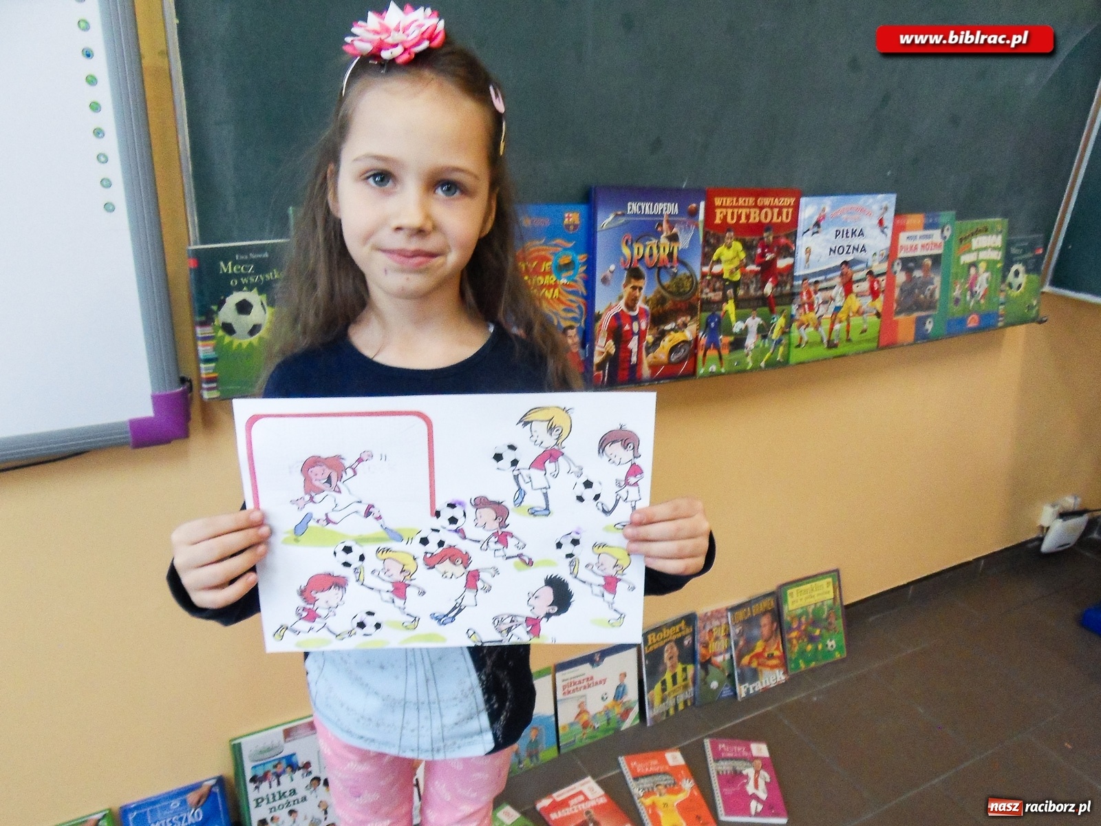 Zdjęcie w galerii na portalu naszraciborz.pl: Czytam sobie. Pierwsza klasa! Akcja czytelnicza w bibliotece w Markowicach wiadomości z regionu