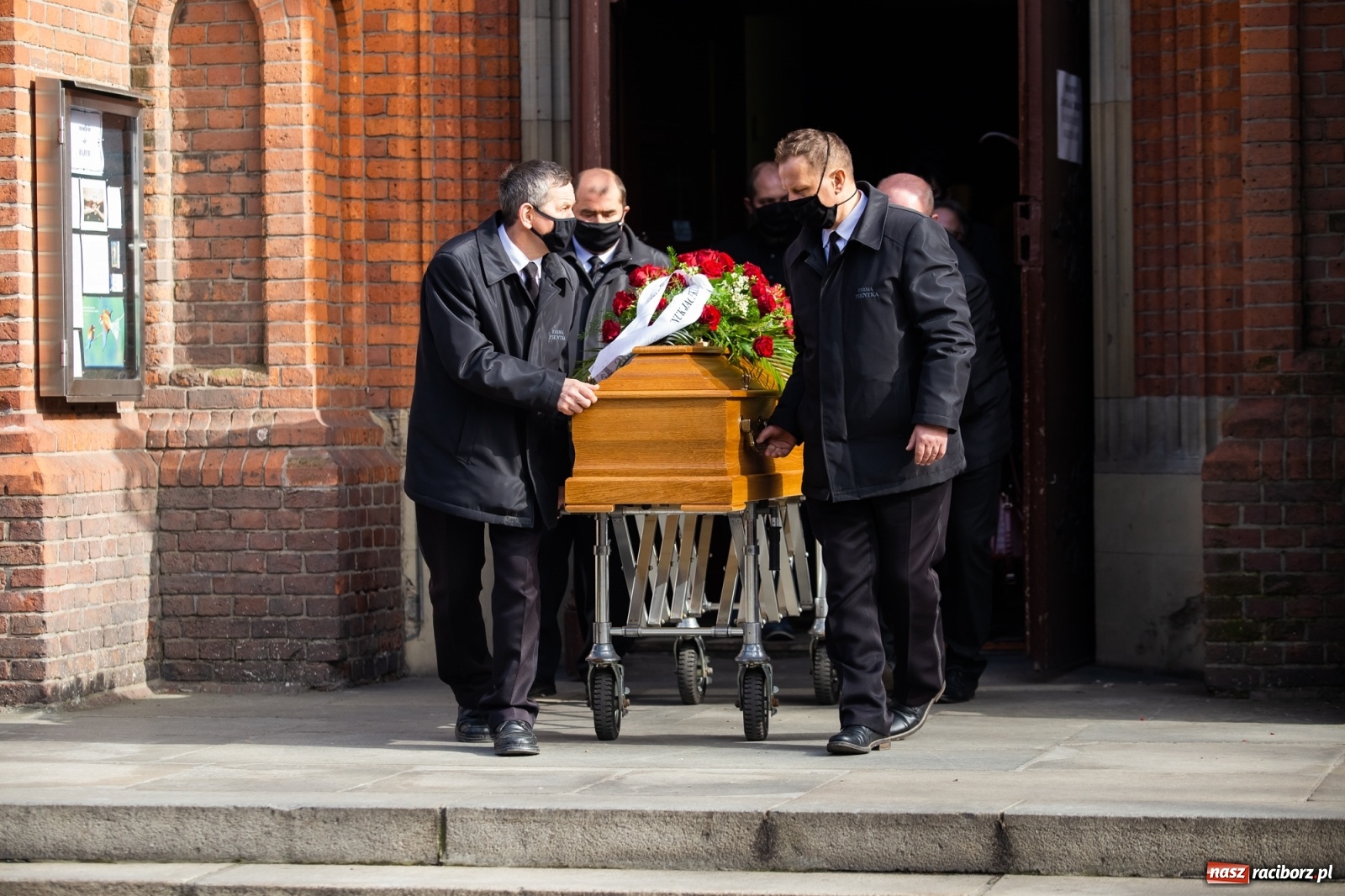 Zdjęcie w galerii na portalu naszraciborz.pl: Na Ostrogu pożegnano legendę raciborskiej Unii wiadomości z regionu