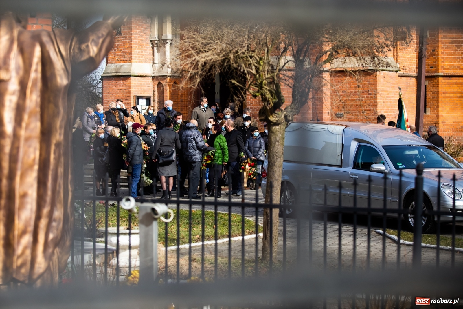 Zdjęcie w galerii na portalu naszraciborz.pl: Na Ostrogu pożegnano legendę raciborskiej Unii wiadomości z regionu