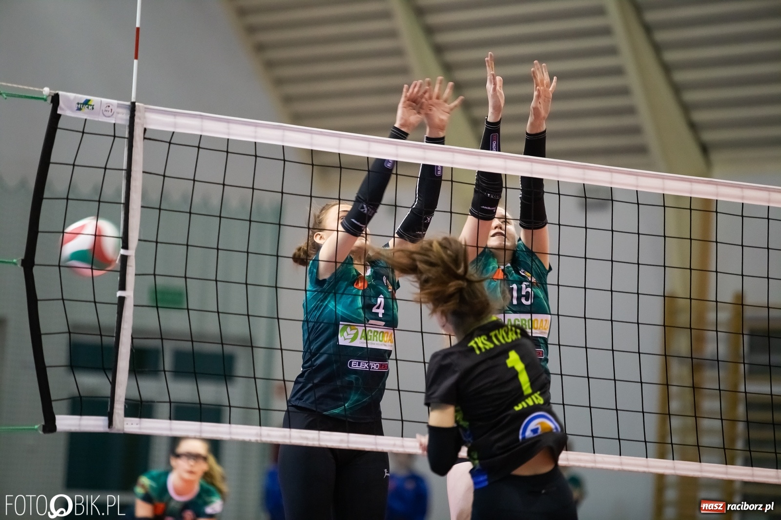 Zdjęcie w galerii na portalu naszraciborz.pl: Komplet punktów siatkarek Krzanowic [FOTO]  wiadomości z regionu