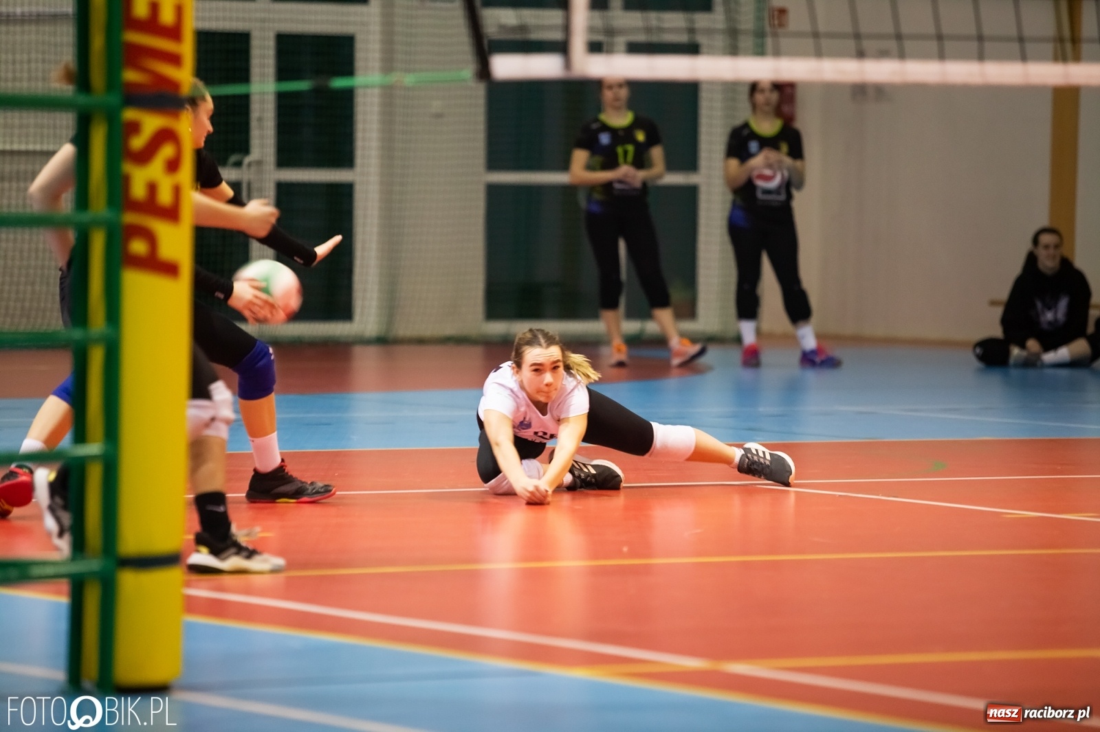 Zdjęcie w galerii na portalu naszraciborz.pl: Komplet punktów siatkarek Krzanowic [FOTO]  wiadomości z regionu