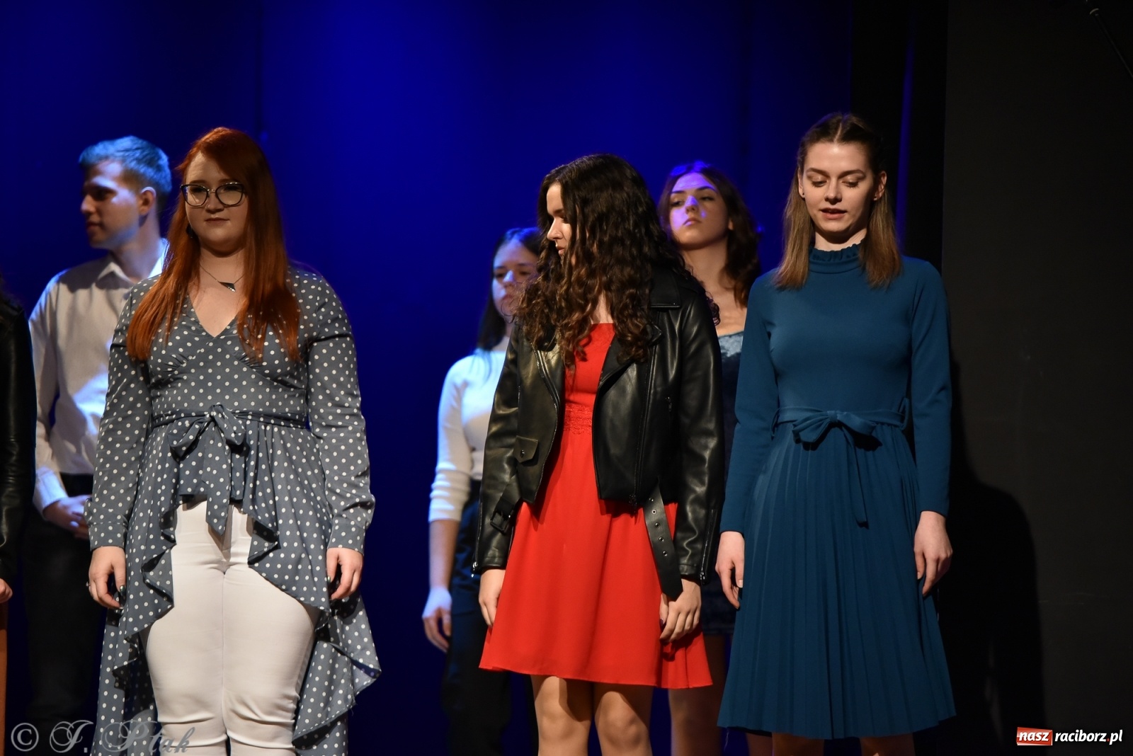 Zdjęcie w galerii na portalu naszraciborz.pl: MIRAŻ walentynkowo w MDK wiadomości z regionu