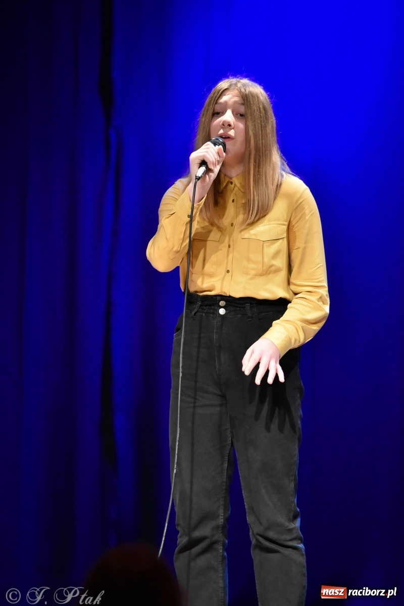 Zdjęcie w galerii na portalu naszraciborz.pl: MIRAŻ walentynkowo w MDK wiadomości z regionu