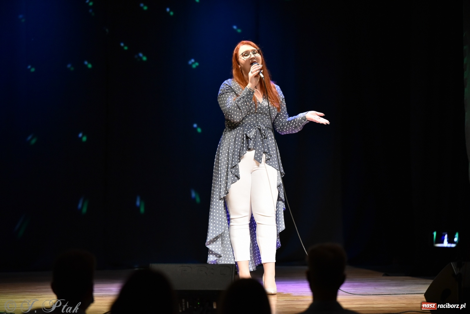 Zdjęcie w galerii na portalu naszraciborz.pl: MIRAŻ walentynkowo w MDK wiadomości z regionu