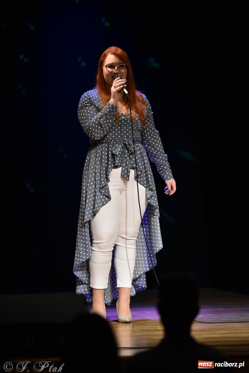 Zdjęcie w galerii na portalu naszraciborz.pl: MIRAŻ walentynkowo w MDK wiadomości z regionu