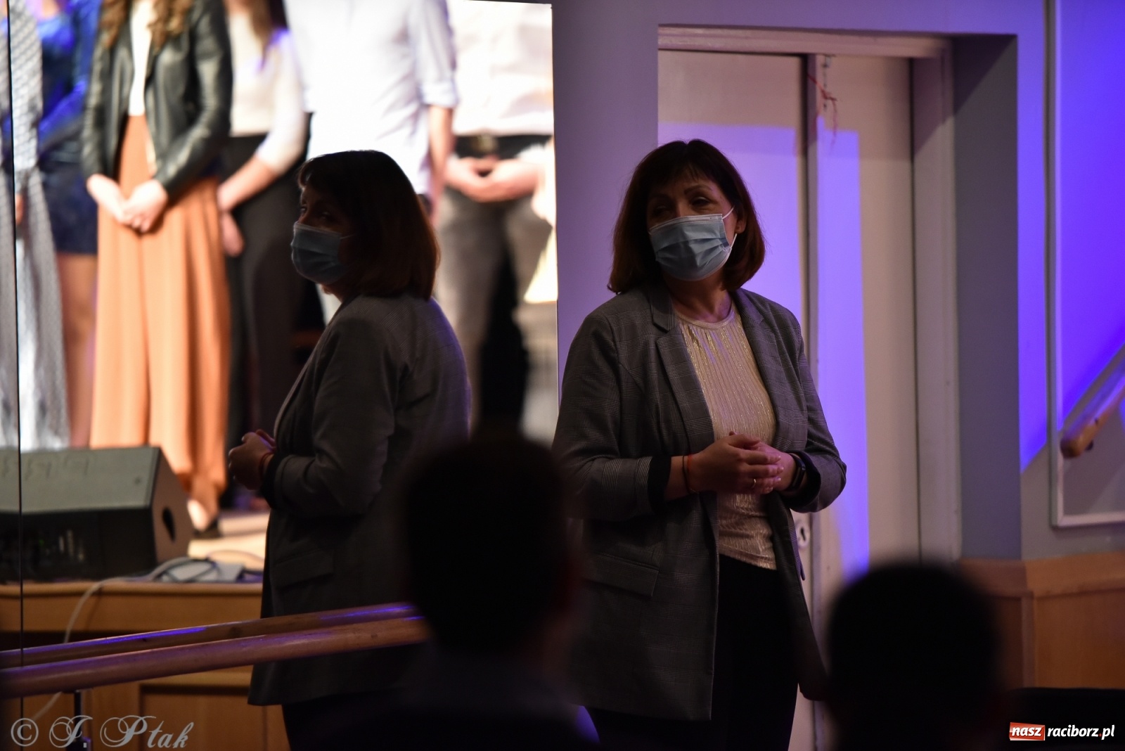 Zdjęcie w galerii na portalu naszraciborz.pl: MIRAŻ walentynkowo w MDK wiadomości z regionu