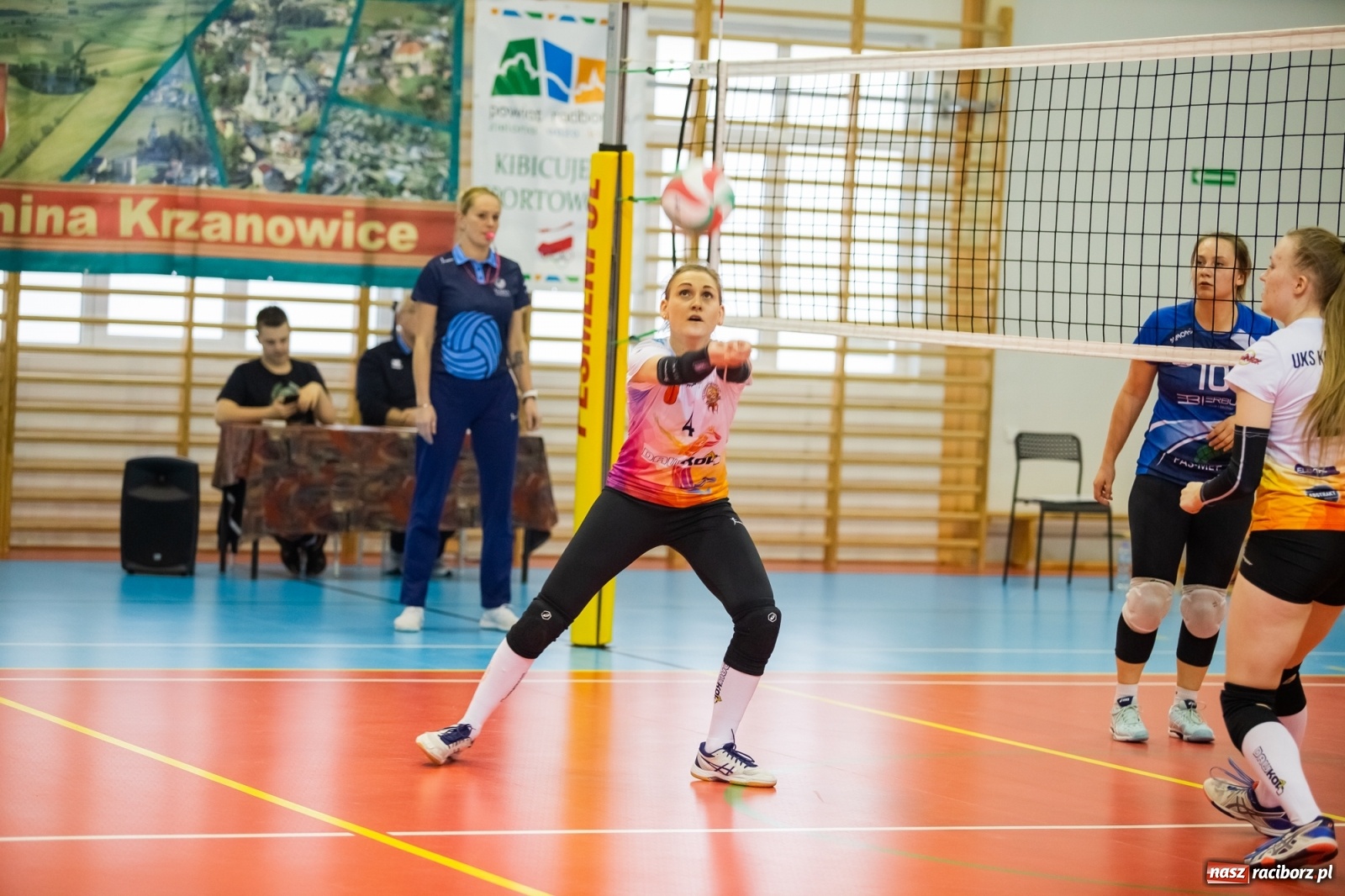Zdjęcie w galerii na portalu naszraciborz.pl: Raz na wozie, raz pod wozem. Derbowa porażka siatkarek Krzanowic [FOTO i WIDEO] wiadomości z regionu