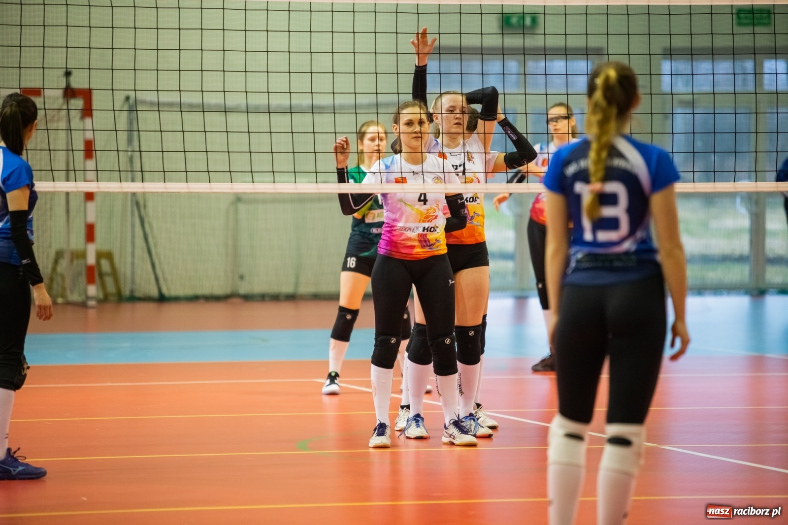 Zdjęcie w galerii na portalu naszraciborz.pl: Raz na wozie, raz pod wozem. Derbowa porażka siatkarek Krzanowic [FOTO i WIDEO] wiadomości z regionu