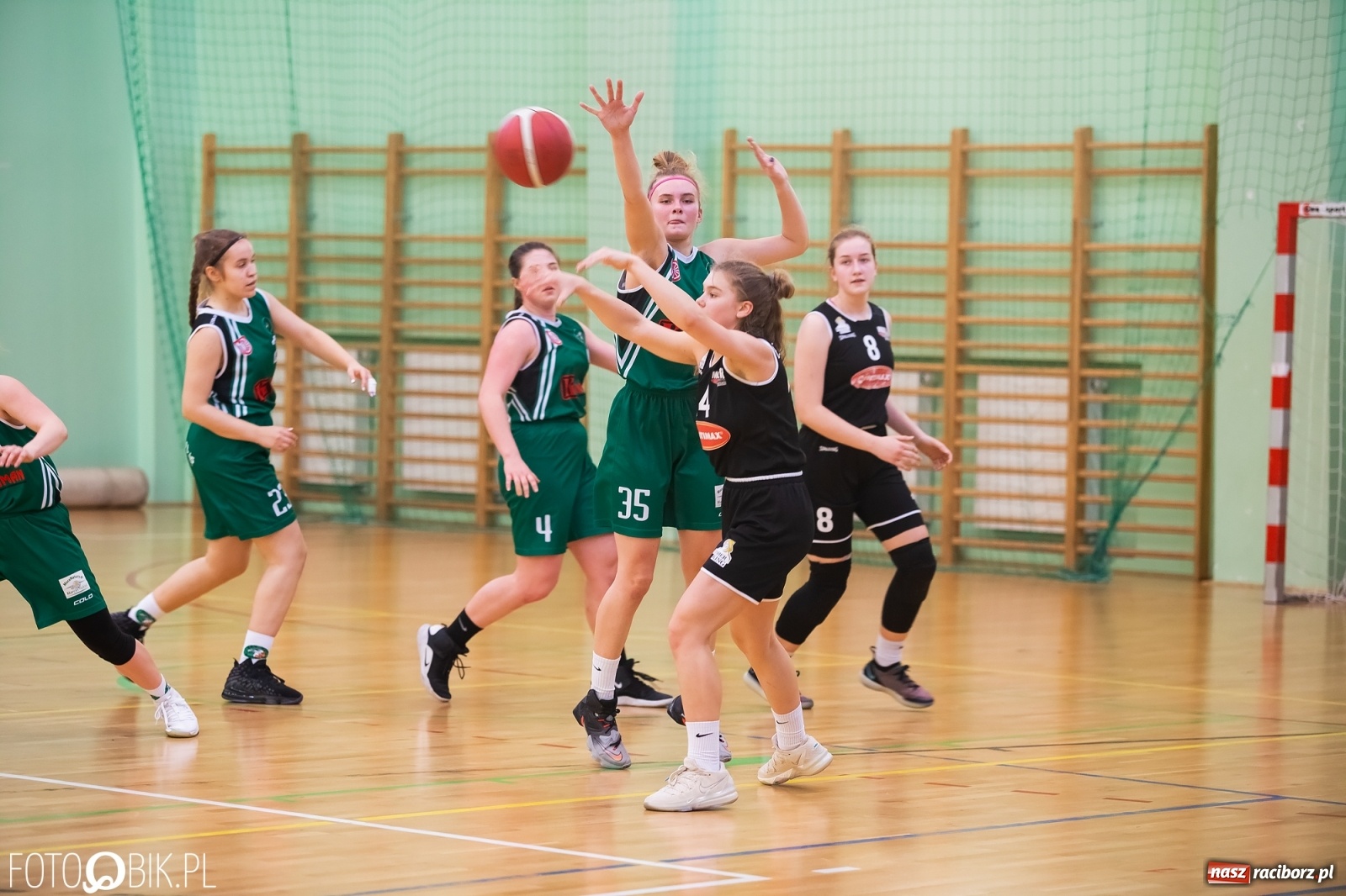 Zdjęcie w galerii na portalu naszraciborz.pl: Koszykówka. Porażka RKK AZS Racibórz na zakończenie sezonu [FOTO] wiadomości z regionu