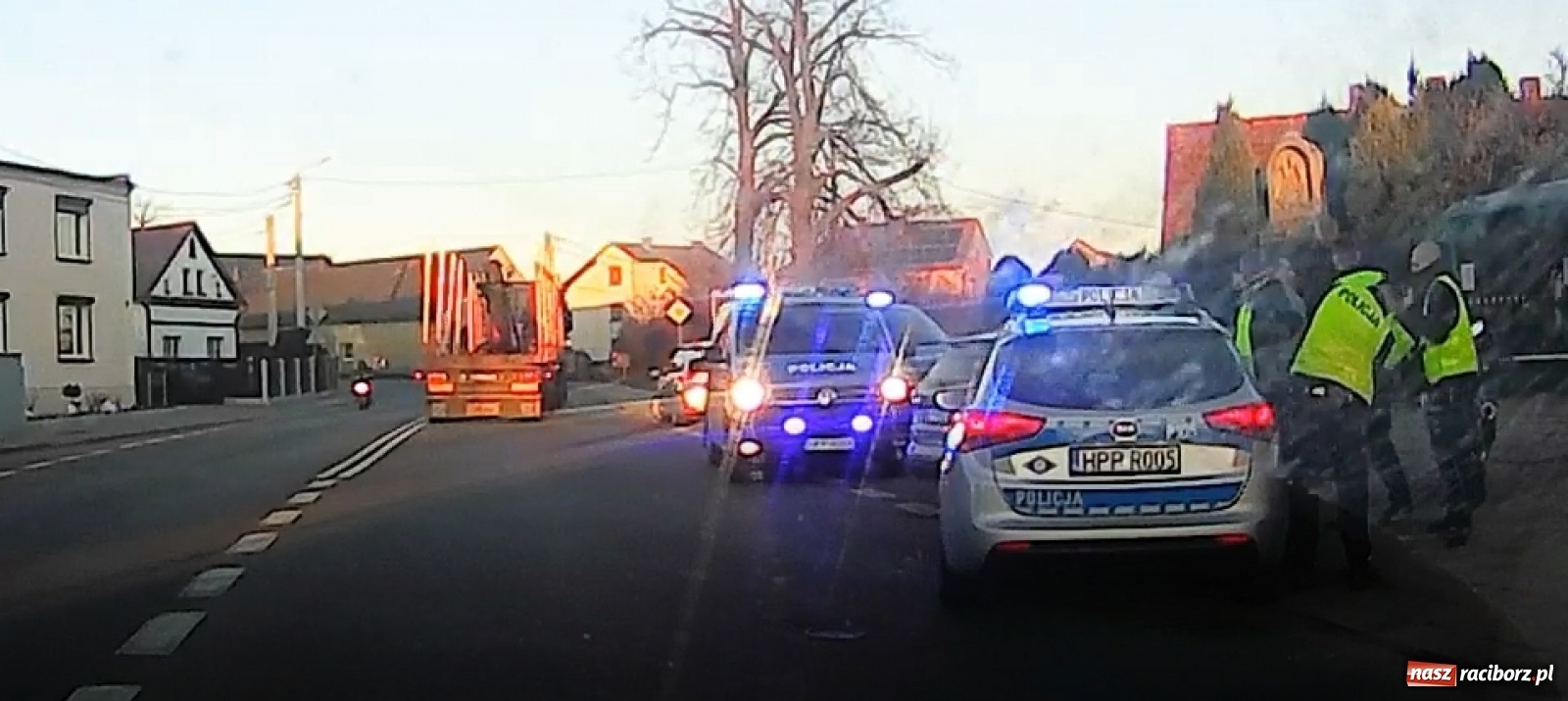 Zdjęcie w galerii na portalu naszraciborz.pl: Finał policyjnego pościgu z Bieńkowic do Raciborza [FOTO, WIDEO] wiadomości z regionu