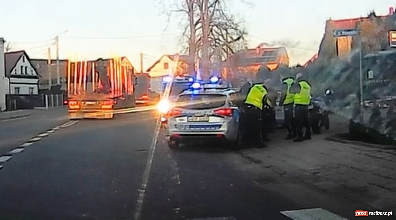 Zdjęcie w galerii na portalu naszraciborz.pl: Finał policyjnego pościgu z Bieńkowic do Raciborza [FOTO, WIDEO] wiadomości z regionu