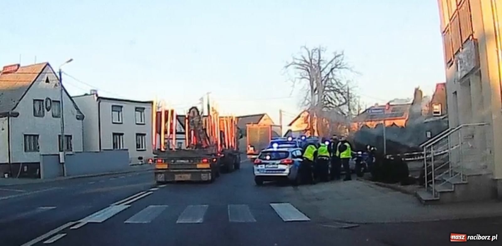 Zdjęcie w galerii na portalu naszraciborz.pl: Finał policyjnego pościgu z Bieńkowic do Raciborza [FOTO, WIDEO] wiadomości z regionu