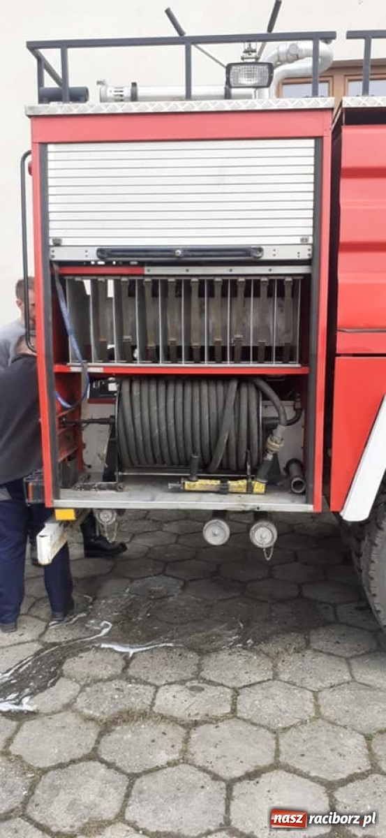 Zdjęcie w galerii na portalu naszraciborz.pl: OSP Chałupki dostała ciężkiego jelcza wiadomości z regionu