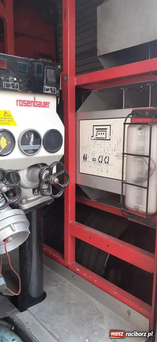 Zdjęcie w galerii na portalu naszraciborz.pl: OSP Chałupki dostała ciężkiego jelcza wiadomości z regionu