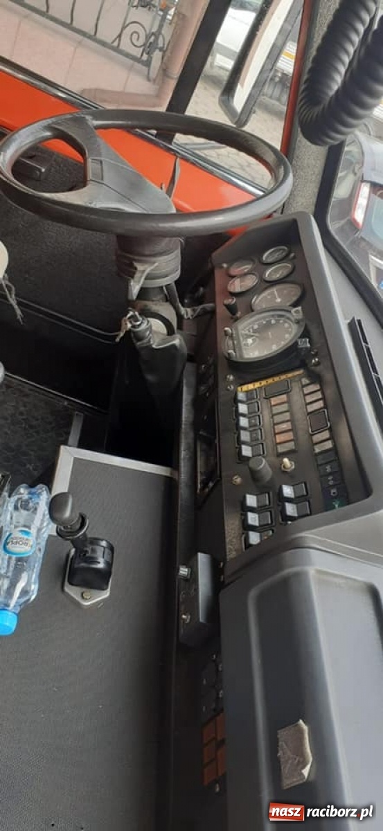 Zdjęcie w galerii na portalu naszraciborz.pl: OSP Chałupki dostała ciężkiego jelcza wiadomości z regionu