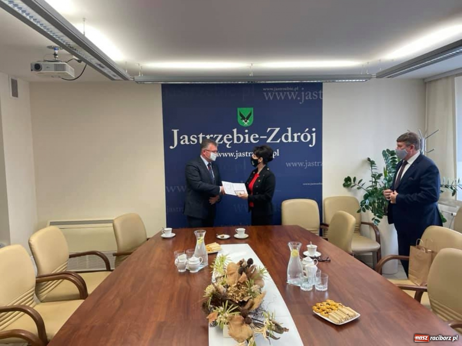 Zdjęcie w galerii na portalu naszraciborz.pl: OSP Chałupki dostała ciężkiego jelcza wiadomości z regionu