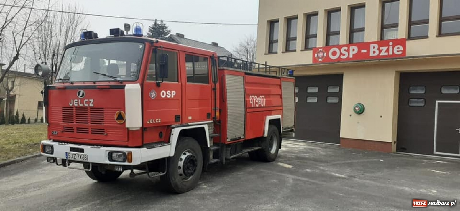 Zdjęcie w galerii na portalu naszraciborz.pl: OSP Chałupki dostała ciężkiego jelcza wiadomości z regionu