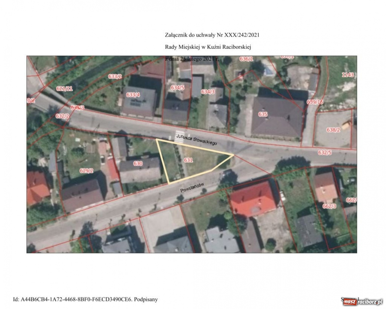 Zdjęcie w galerii na portalu naszraciborz.pl: W Kuźni Raciborskiej stanął nowy krzyż wiadomości z regionu