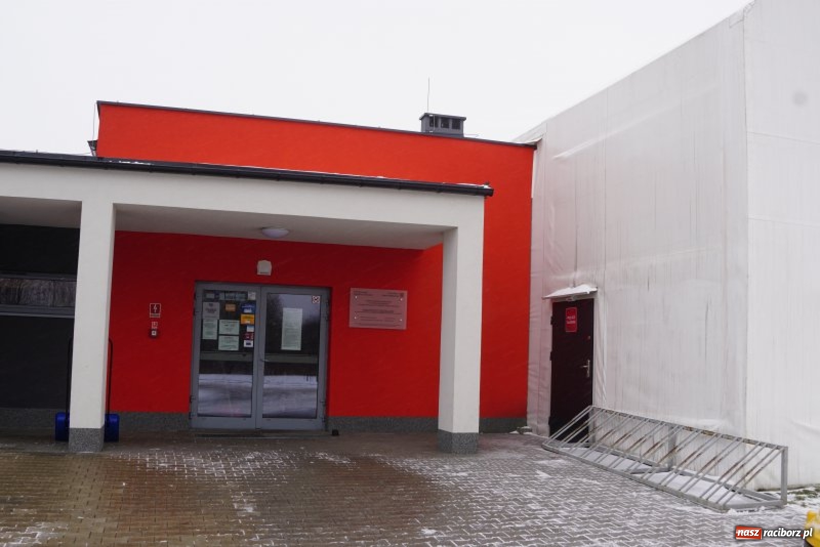 Zdjęcie w galerii na portalu naszraciborz.pl: Z lodowiska na Rynku skorzystało ponad 5 tysięcy osób wiadomości z regionu