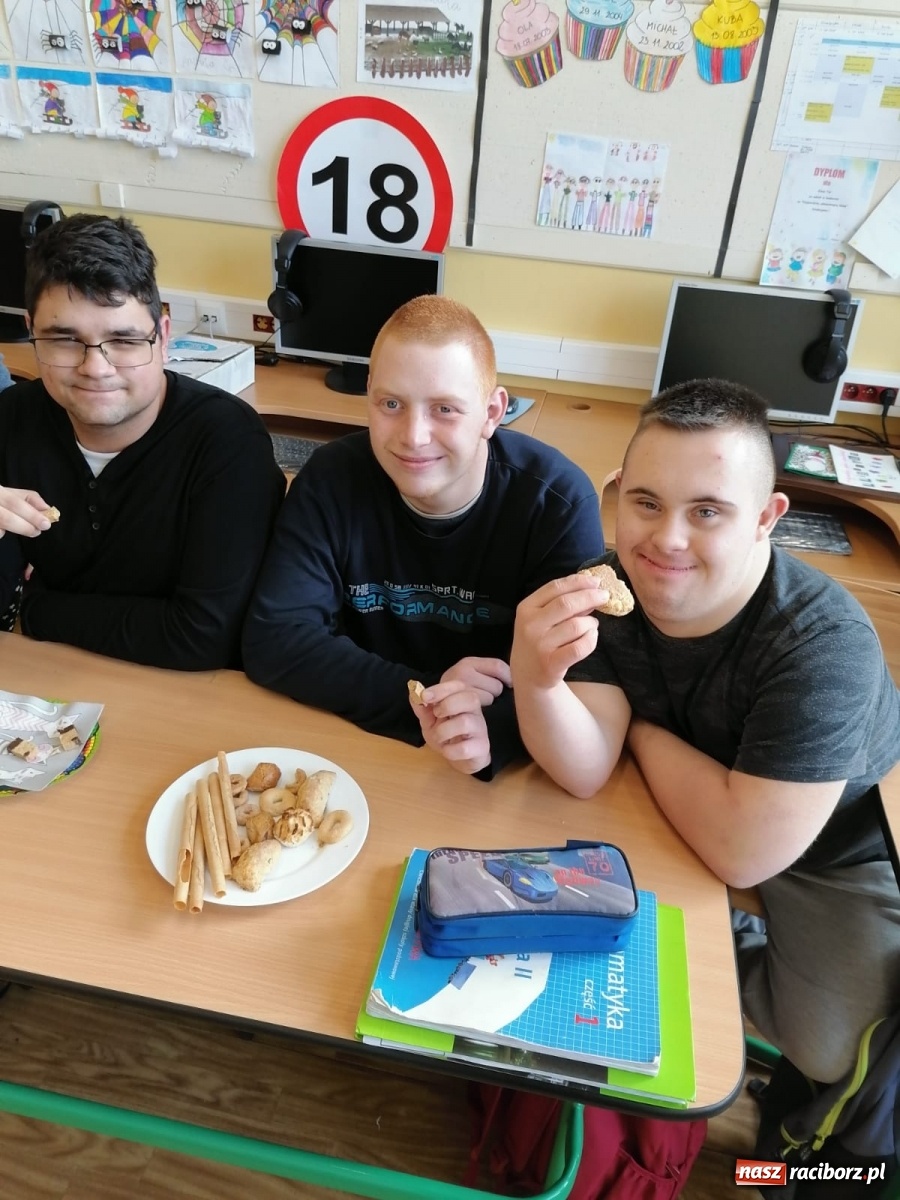 Zdjęcie w galerii na portalu naszraciborz.pl: Wyznaczanie dróg ku integracji. Uczniowie Zespołu Szkół Specjalnych w Erasmus+ wiadomości z regionu