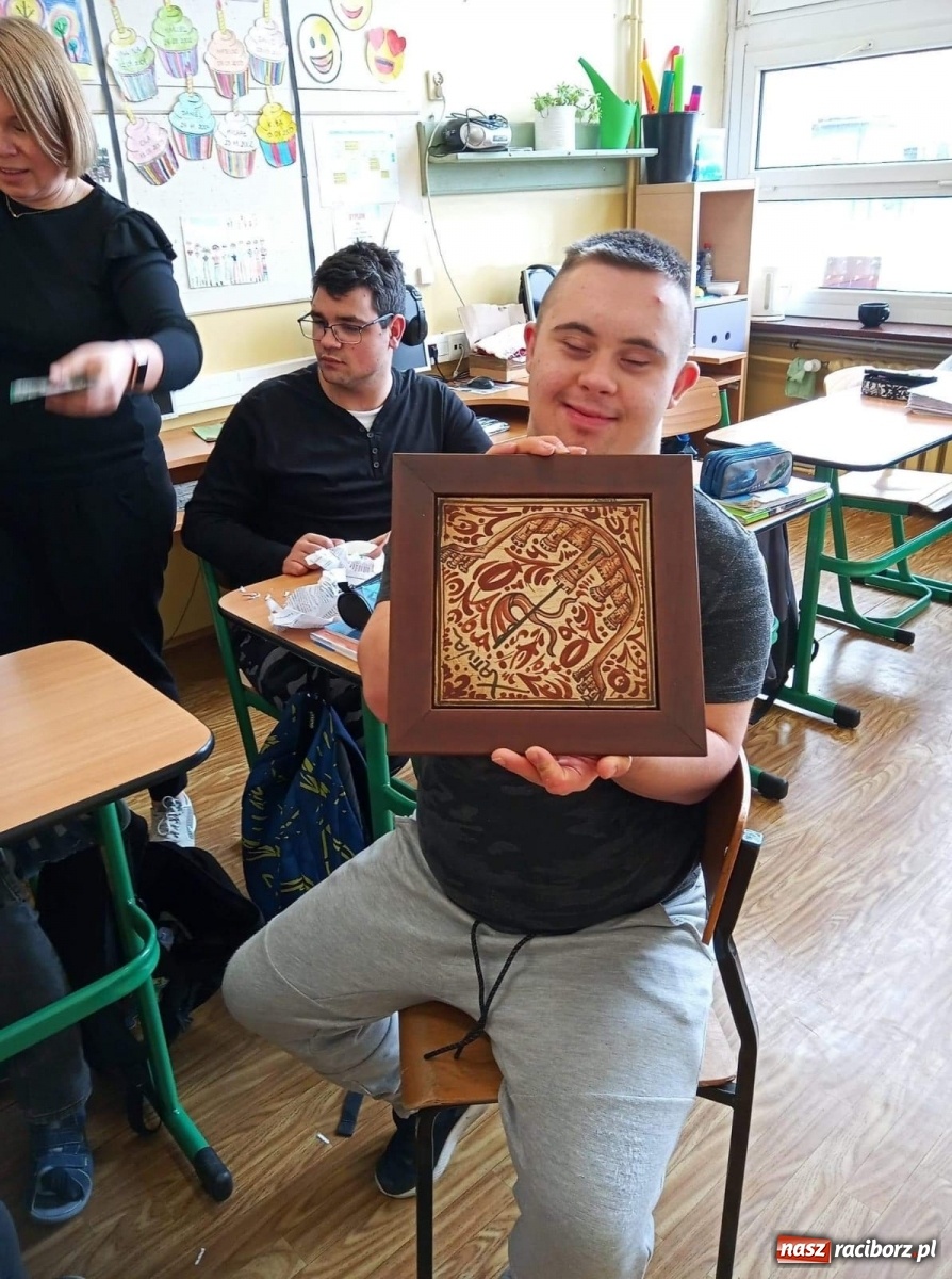 Zdjęcie w galerii na portalu naszraciborz.pl: Wyznaczanie dróg ku integracji. Uczniowie Zespołu Szkół Specjalnych w Erasmus+ wiadomości z regionu