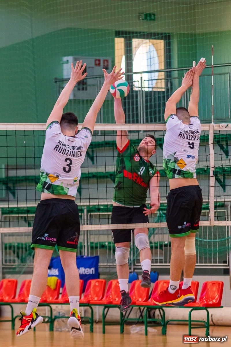 Zdjęcie w galerii na portalu naszraciborz.pl: Waleczna postawa to za mało. Siatkarze Rafako z jednym punktem [FOTO i WIDEO] wiadomości z regionu