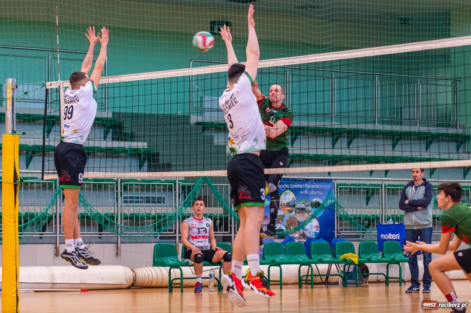 Zdjęcie w galerii na portalu naszraciborz.pl: Waleczna postawa to za mało. Siatkarze Rafako z jednym punktem [FOTO i WIDEO] wiadomości z regionu
