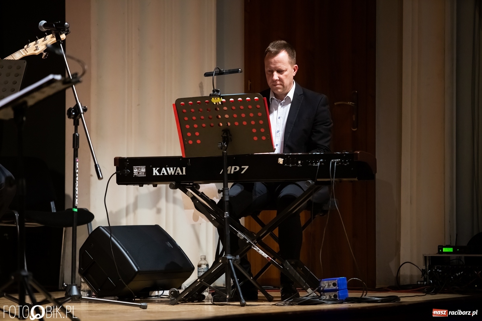 Zdjęcie w galerii na portalu naszraciborz.pl: Koncert orkiestry Kurcbend na Dzień Kobiet [FOTO i WIDEO] wiadomości z regionu