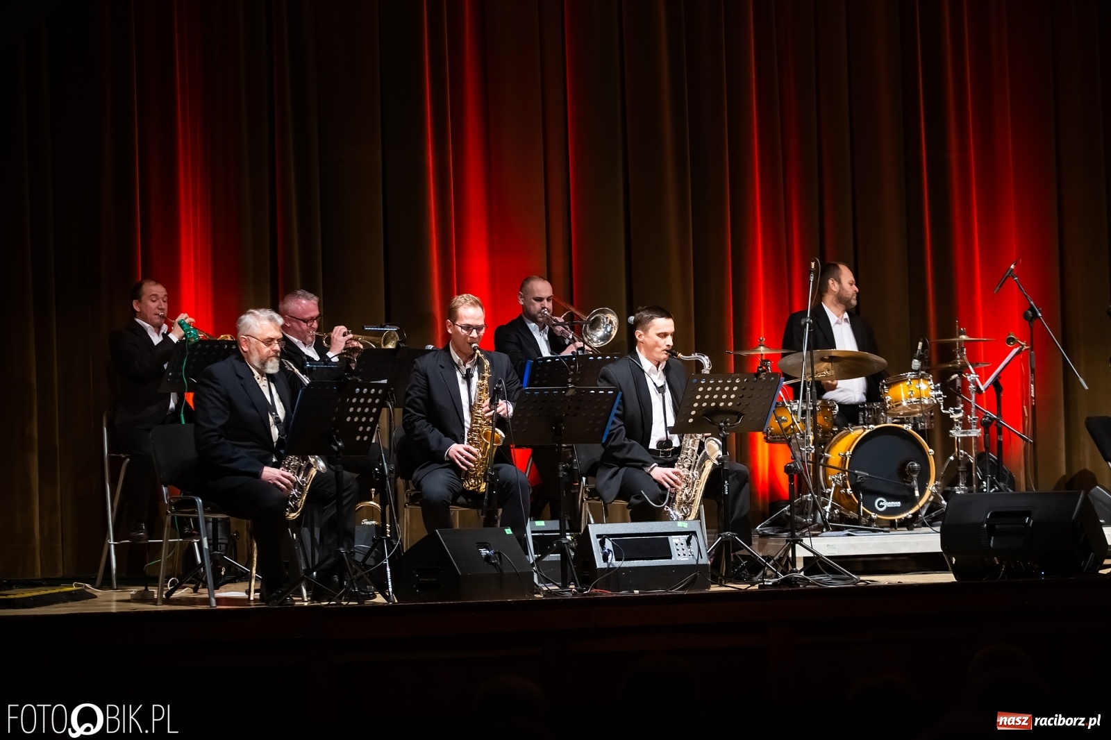 Zdjęcie w galerii na portalu naszraciborz.pl: Koncert orkiestry Kurcbend na Dzień Kobiet [FOTO i WIDEO] wiadomości z regionu