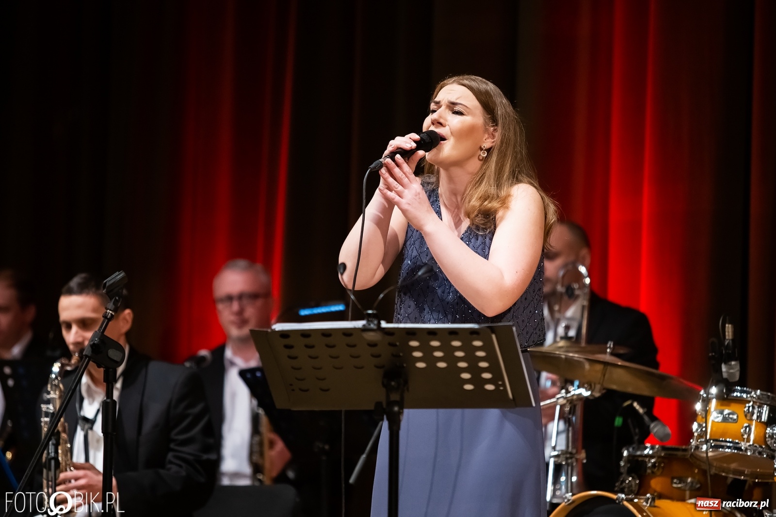 Zdjęcie w galerii na portalu naszraciborz.pl: Koncert orkiestry Kurcbend na Dzień Kobiet [FOTO i WIDEO] wiadomości z regionu