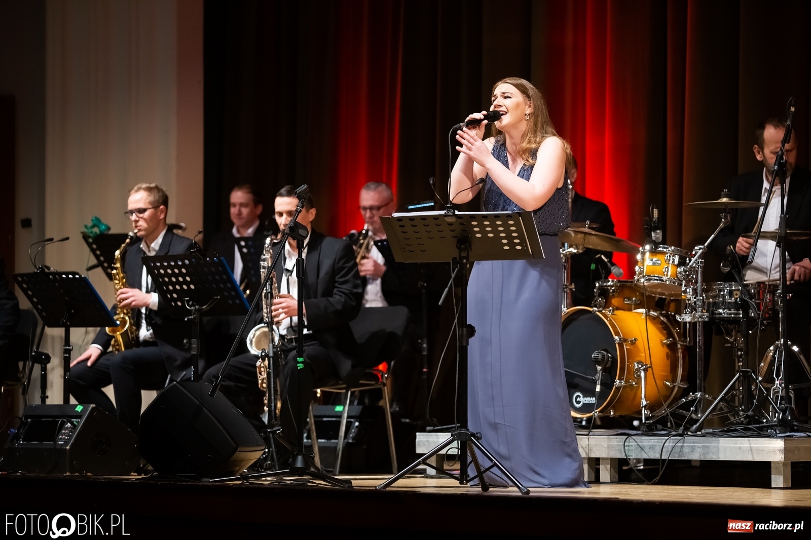 Zdjęcie w galerii na portalu naszraciborz.pl: Koncert orkiestry Kurcbend na Dzień Kobiet [FOTO i WIDEO] wiadomości z regionu