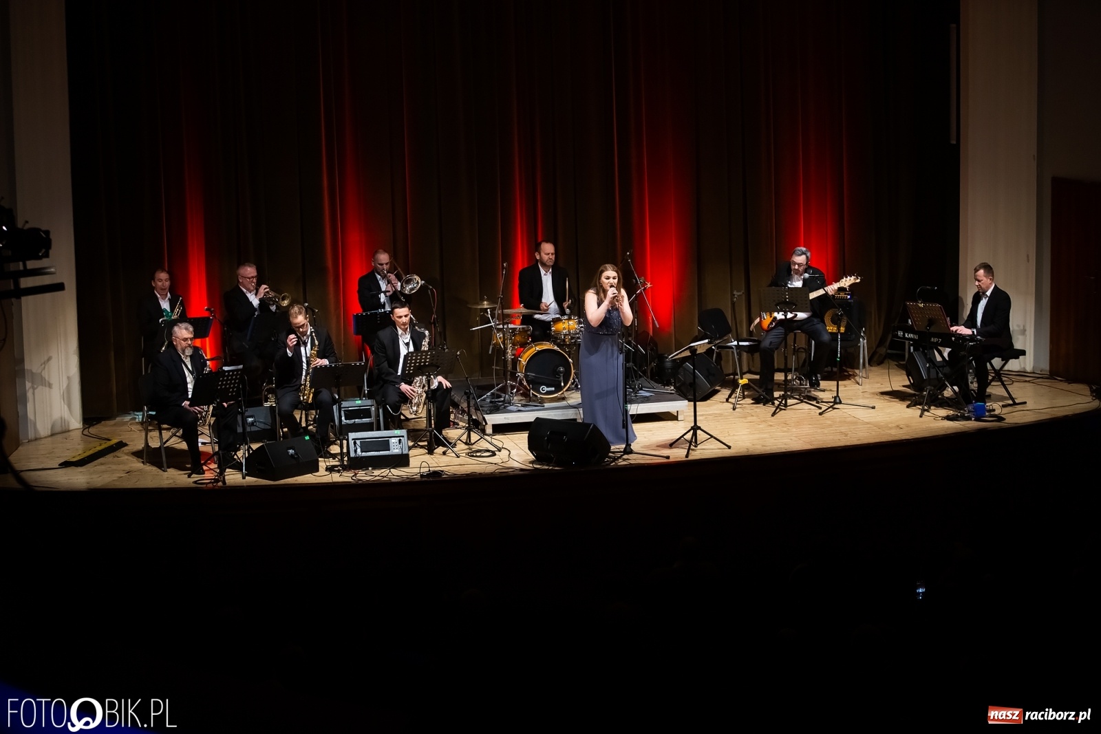 Zdjęcie w galerii na portalu naszraciborz.pl: Koncert orkiestry Kurcbend na Dzień Kobiet [FOTO i WIDEO] wiadomości z regionu