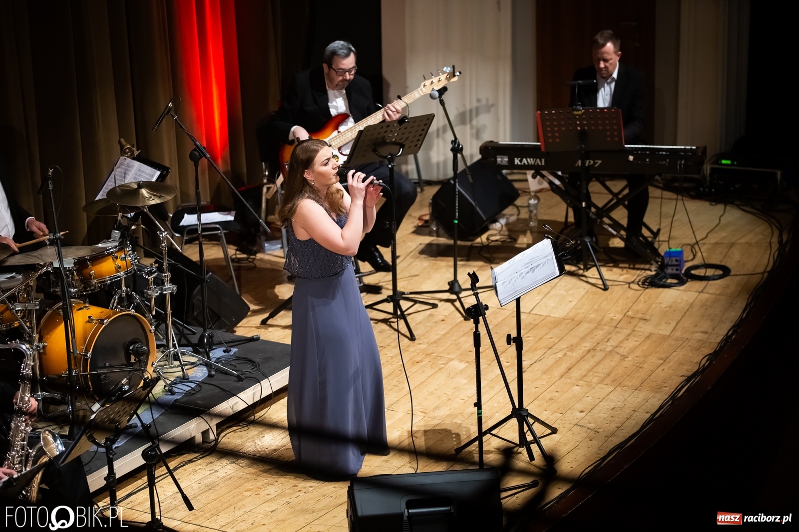 Zdjęcie w galerii na portalu naszraciborz.pl: Koncert orkiestry Kurcbend na Dzień Kobiet [FOTO i WIDEO] wiadomości z regionu