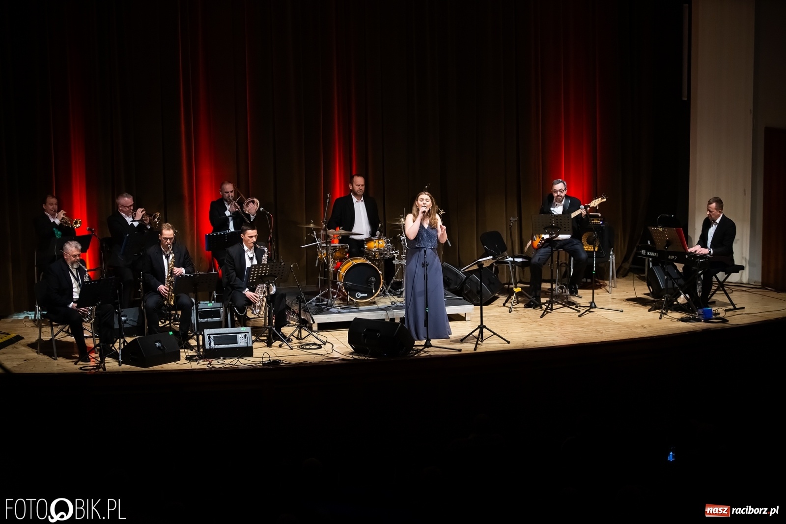 Zdjęcie w galerii na portalu naszraciborz.pl: Koncert orkiestry Kurcbend na Dzień Kobiet [FOTO i WIDEO] wiadomości z regionu