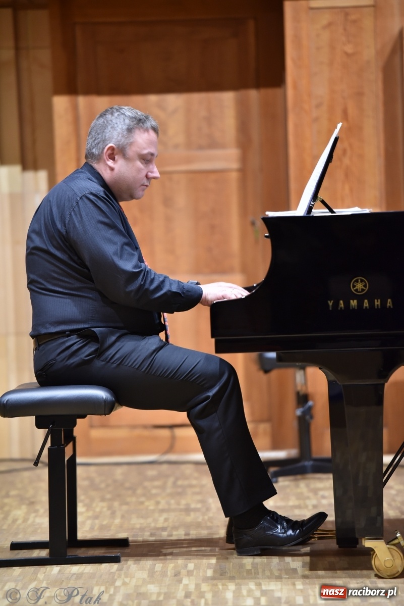 Zdjęcie w galerii na portalu naszraciborz.pl: Szkoła muzyczna zaprosiła na koncert z okazji Dnia Kobiet wiadomości z regionu