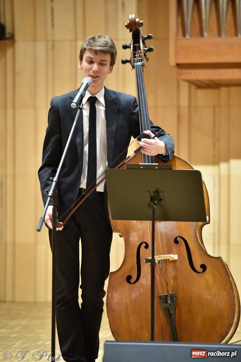 Zdjęcie w galerii na portalu naszraciborz.pl: Szkoła muzyczna zaprosiła na koncert z okazji Dnia Kobiet wiadomości z regionu