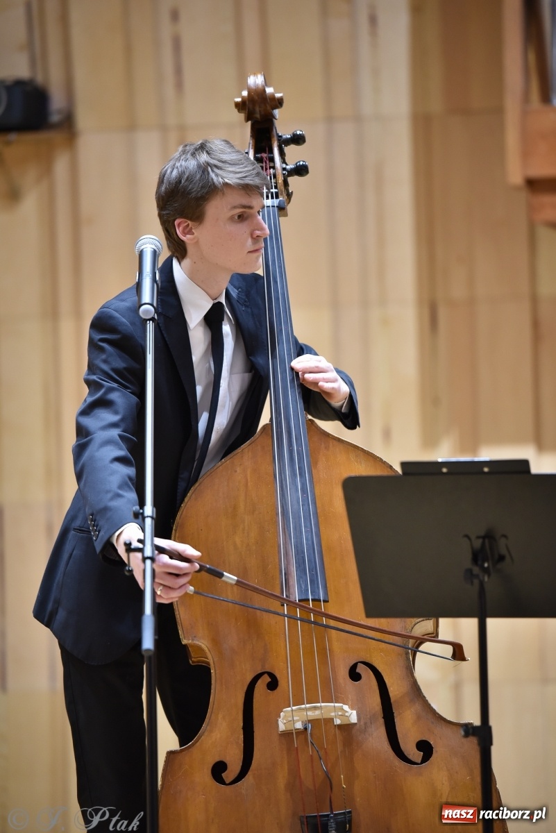 Zdjęcie w galerii na portalu naszraciborz.pl: Szkoła muzyczna zaprosiła na koncert z okazji Dnia Kobiet wiadomości z regionu
