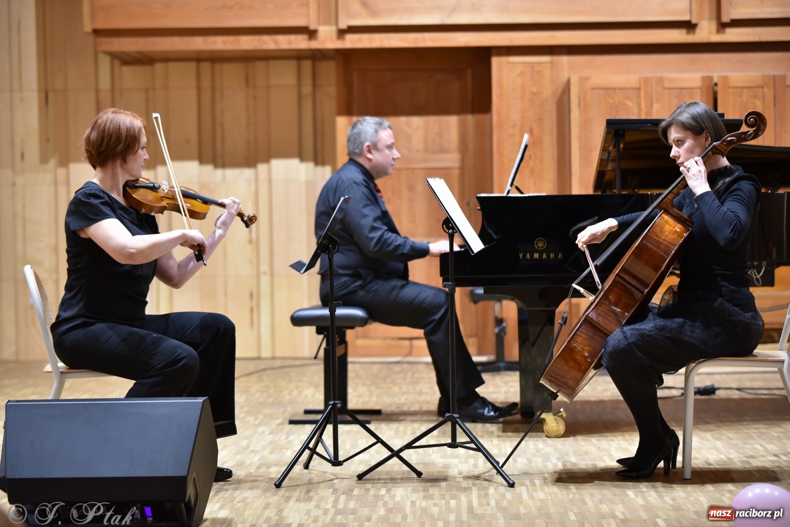 Zdjęcie w galerii na portalu naszraciborz.pl: Szkoła muzyczna zaprosiła na koncert z okazji Dnia Kobiet wiadomości z regionu